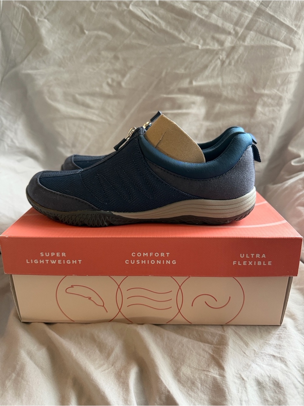 Easy Spirit Be Strong 2 Dark Blue and Gray Slip-On Sneakers with Zip - Size 7 M
